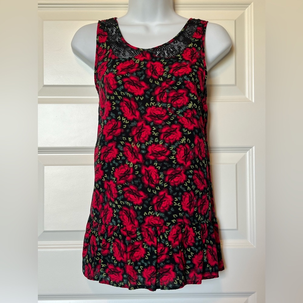 Free People Peter Pan lace collar, ruffle hem rose print tank top